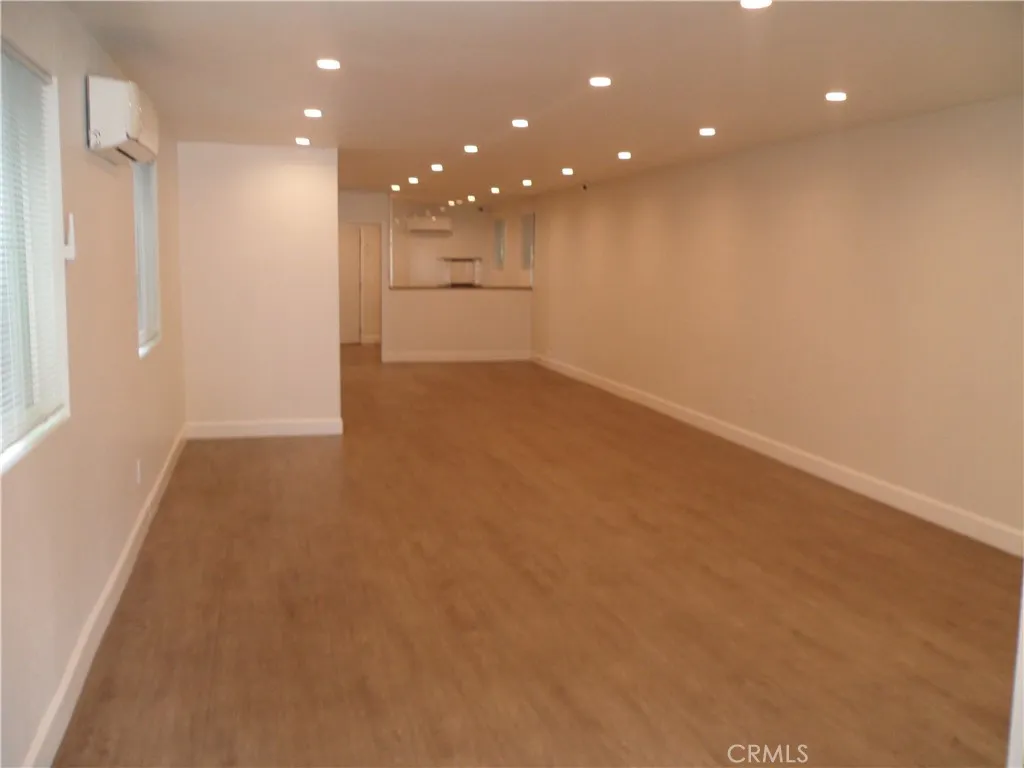 8763 S San Pedro Street, Los Angeles, California 90003 home-pic-7