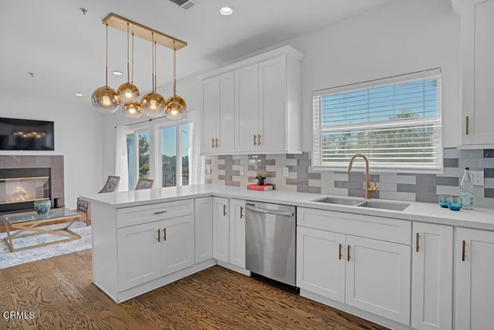 1300 Blue Hill Rd-HsHProd-36