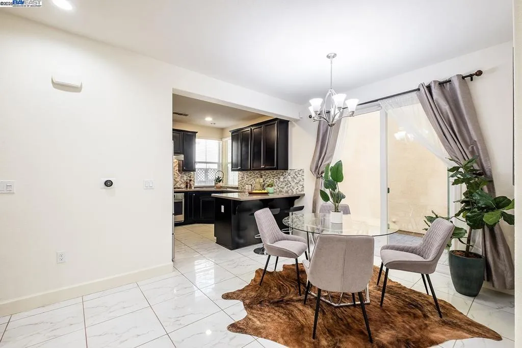 3135 Vittoria Loop, Dublin, California 94568 home-pic-24