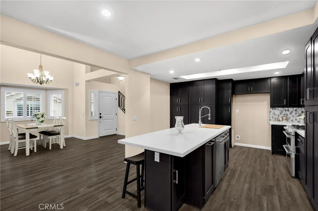 1544 Elegante Court, Corona, California 92882 home-pic-9