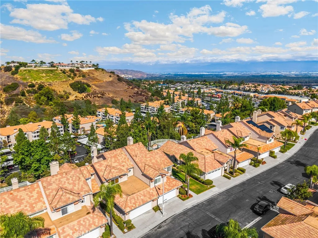 1544 Elegante Court, Corona, California 92882 home-pic-22