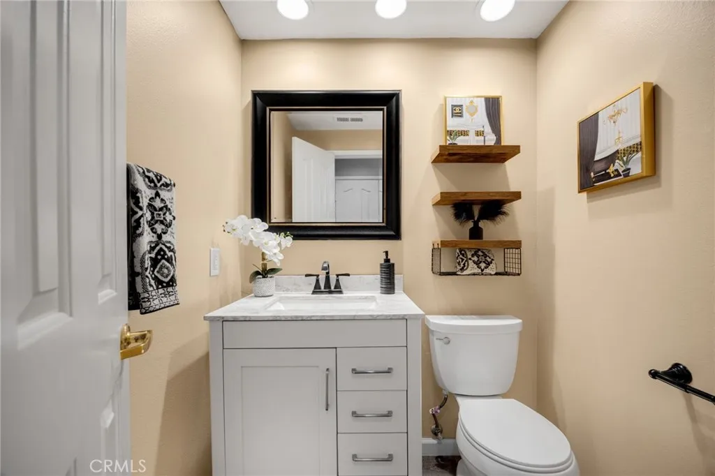 1544 Elegante Court, Corona, California 92882 home-pic-13