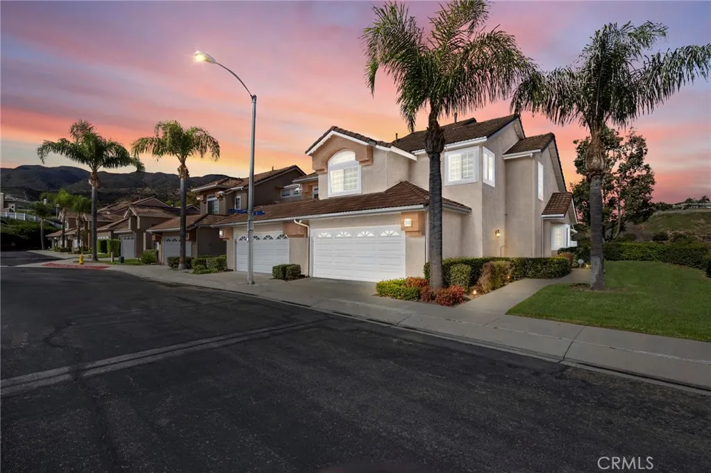 1544 Elegante Court, Corona, California 92882 home-pic-1