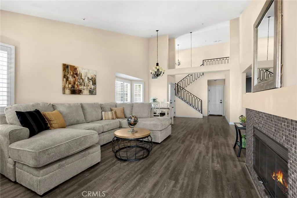 1544 Elegante Court, Corona, California 92882 home-pic-11