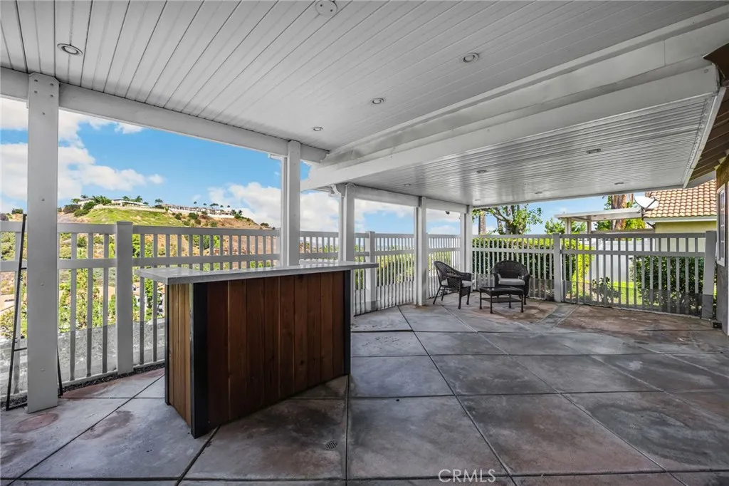 1544 Elegante Court, Corona, California 92882 home-pic-2