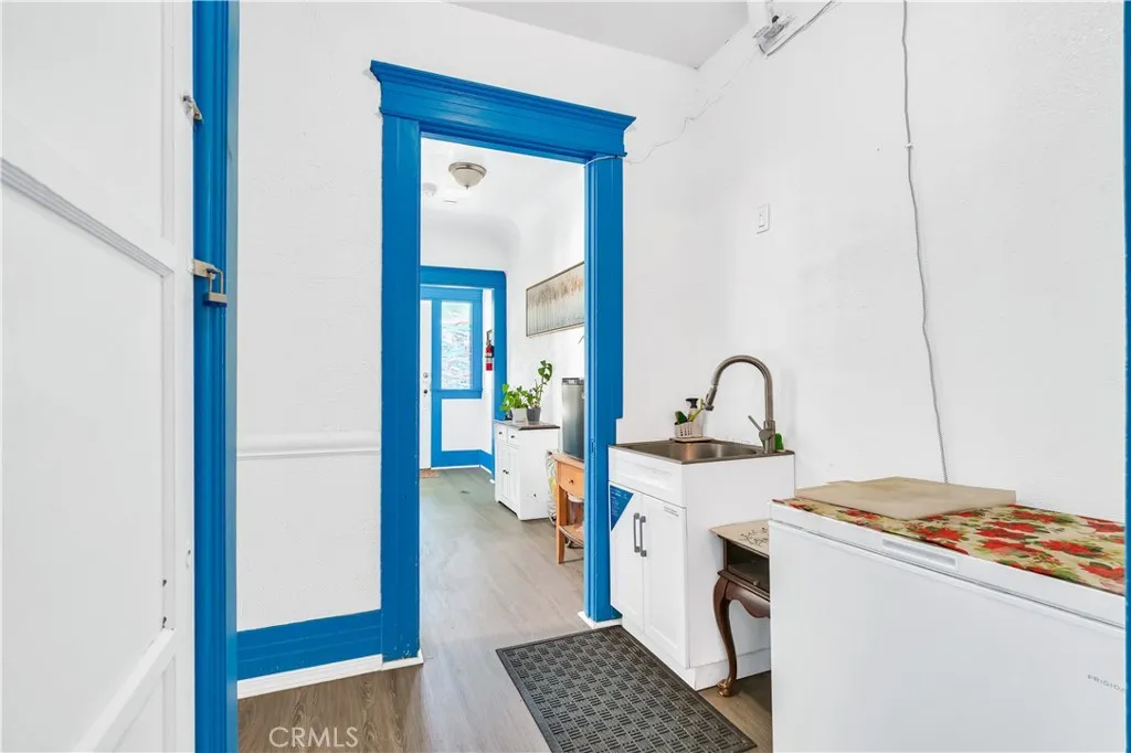 2107 S Union Avenue, Los Angeles, California 90007 home-pic-13