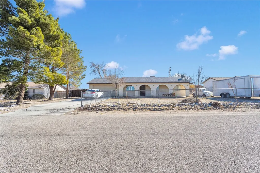 9983 Ladera Avenue, Lucerne Valley, California 92356 home-pic-0