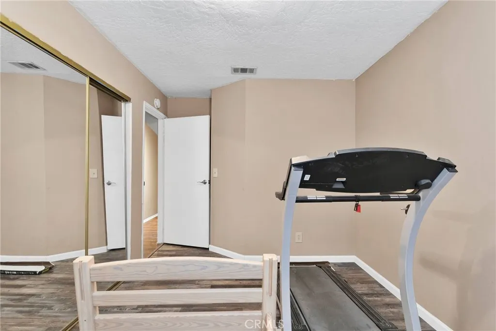 9983 Ladera Avenue, Lucerne Valley, California 92356 home-pic-18