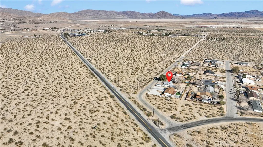 9983 Ladera Avenue, Lucerne Valley, California 92356 home-pic-38