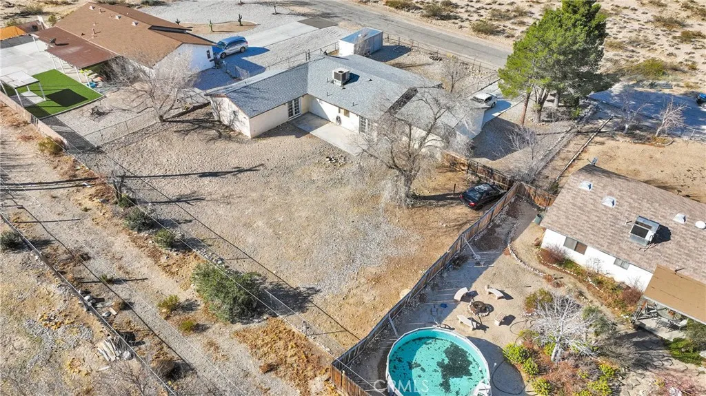 9983 Ladera Avenue, Lucerne Valley, California 92356 home-pic-37