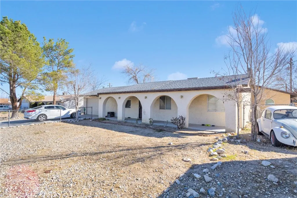 9983 Ladera Avenue, Lucerne Valley, California 92356 home-pic-3