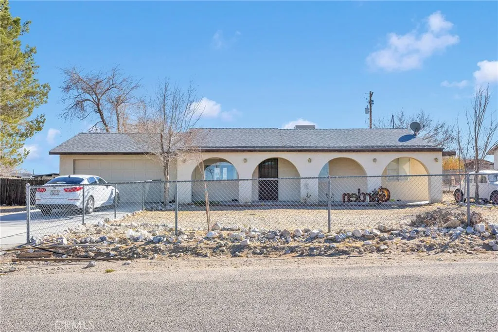9983 Ladera Avenue, Lucerne Valley, California 92356 home-pic-1