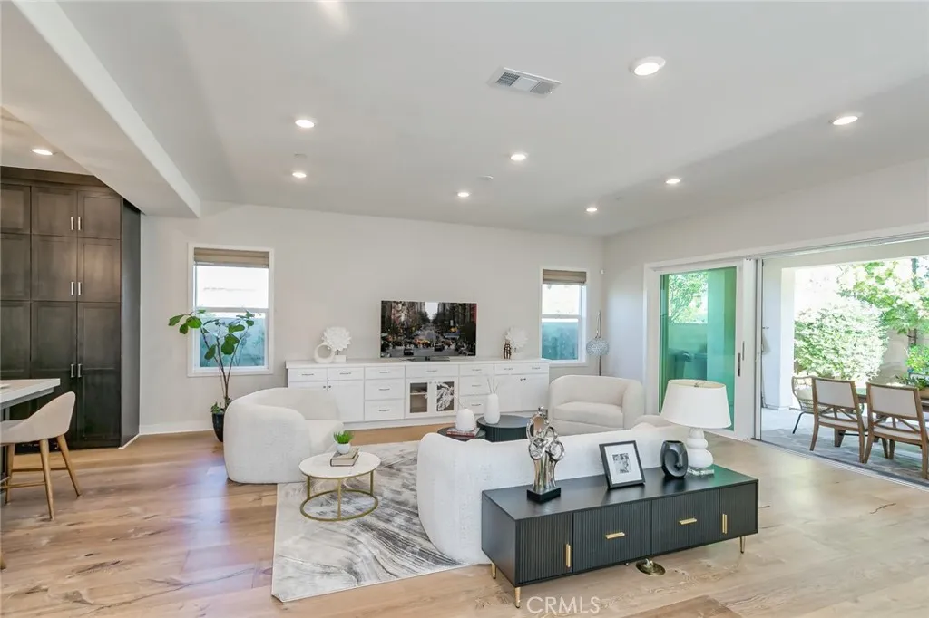 66 Bolide, Irvine, California 92618 home-pic-7