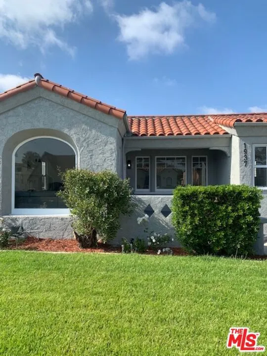 1937 W 80th Street, Los Angeles, California 90047 home-pic-0