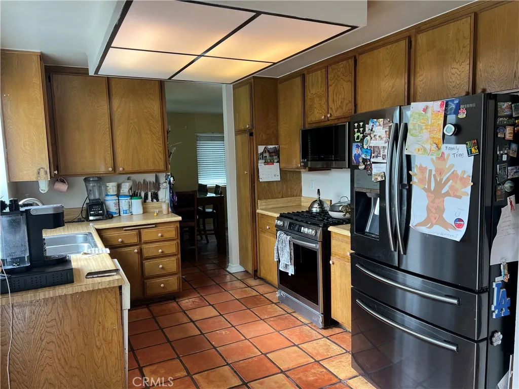 4 Turn Post Lane, Pomona, California 91766 home-pic-17