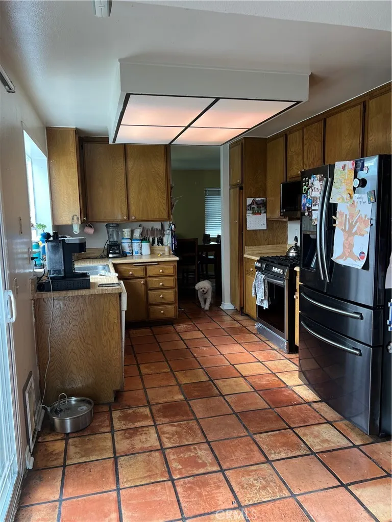 4 Turn Post Lane, Pomona, California 91766 home-pic-18