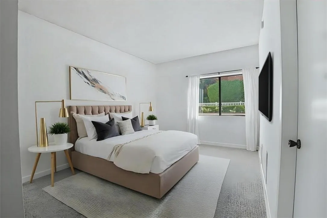 17914 Magnolia Boulevard 125, Encino, California 91316 home-pic-4