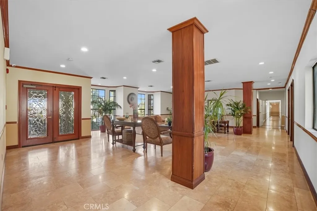 17914 Magnolia Boulevard 125, Encino, California 91316 home-pic-29
