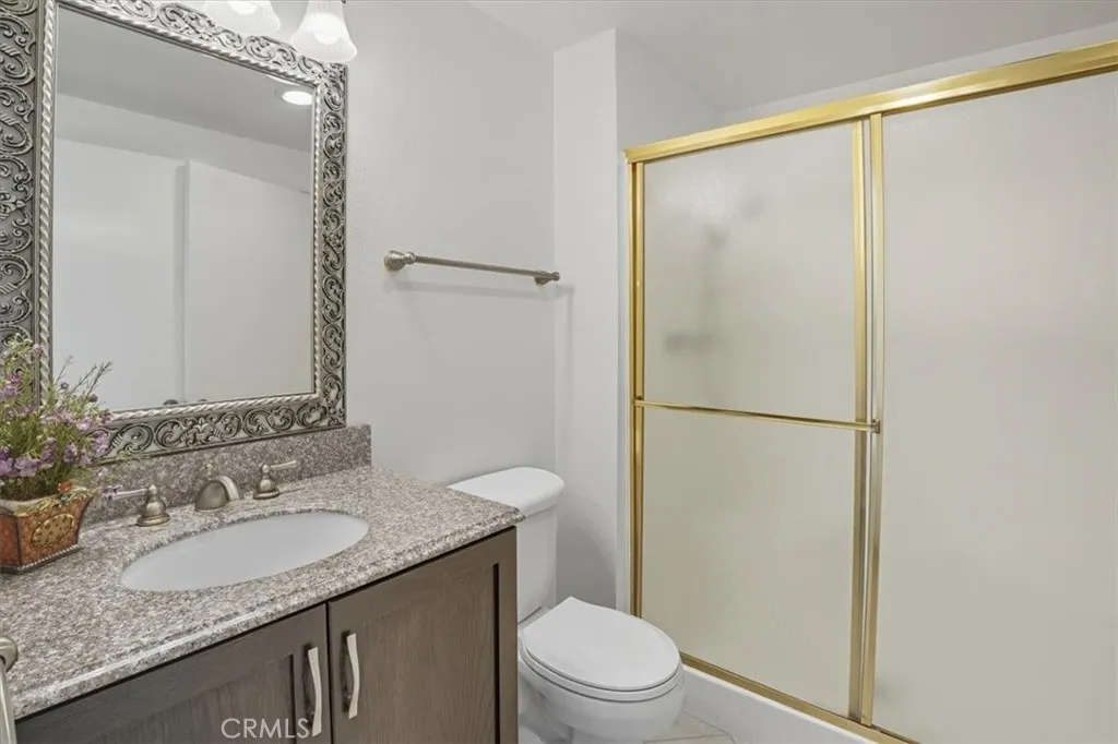 17914 Magnolia Boulevard 125, Encino, California 91316 home-pic-24