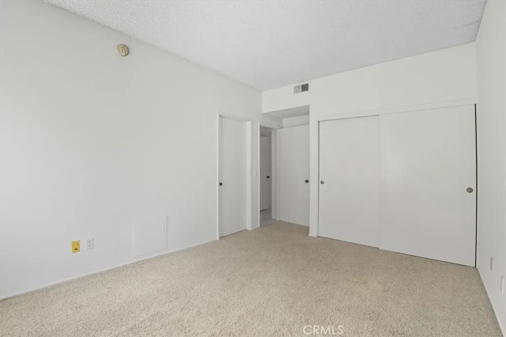 17914 Magnolia Boulevard 125, Encino, California 91316 home-pic-15