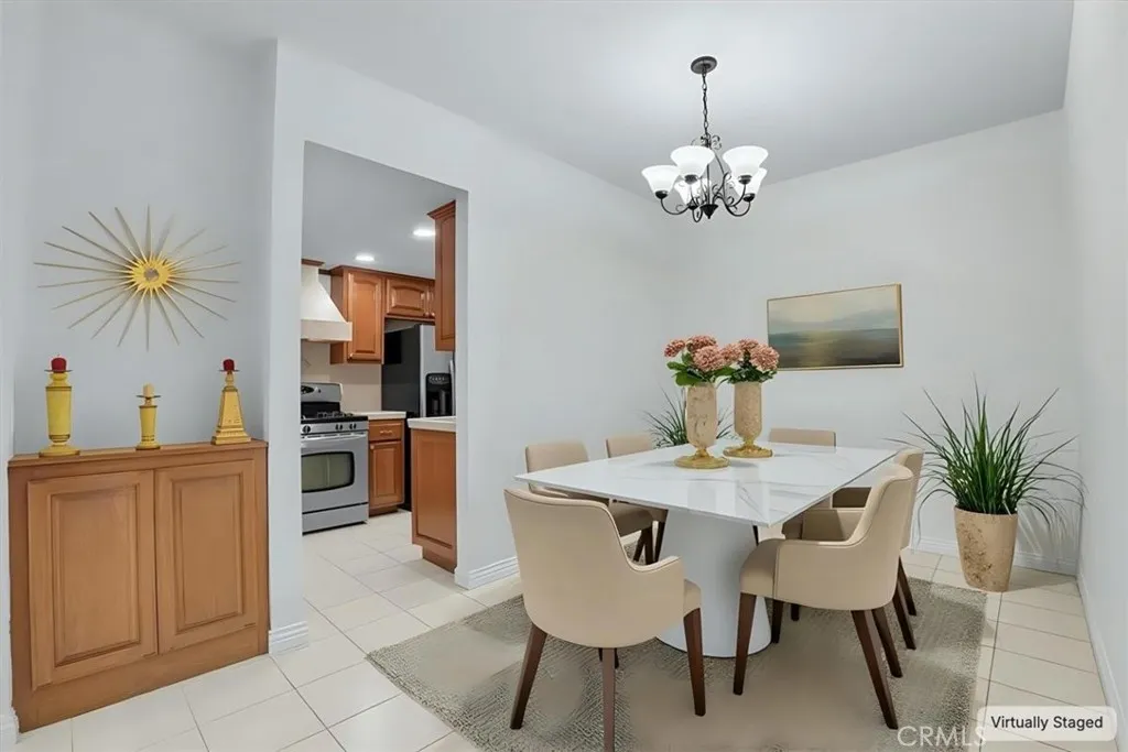 17914 Magnolia Boulevard 125, Encino, California 91316 home-pic-1