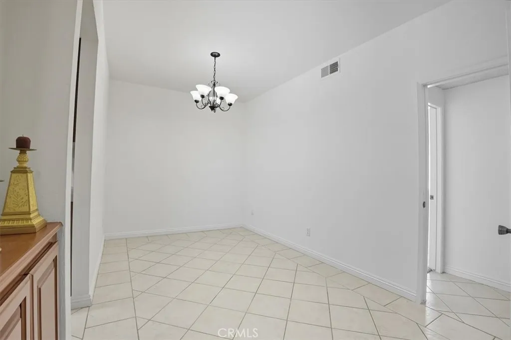 17914 Magnolia Boulevard 125, Encino, California 91316 home-pic-11