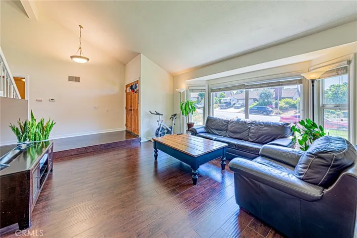 49 Stagecoach Drive, Phillips Ranch, California 91766