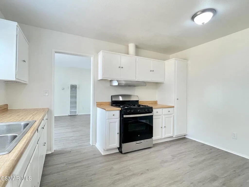 4327 Lou Drive, Simi Valley, California 93063 home-pic-10
