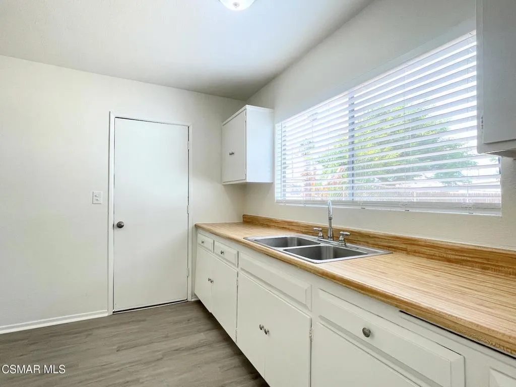 4327 Lou Drive, Simi Valley, California 93063 home-pic-8