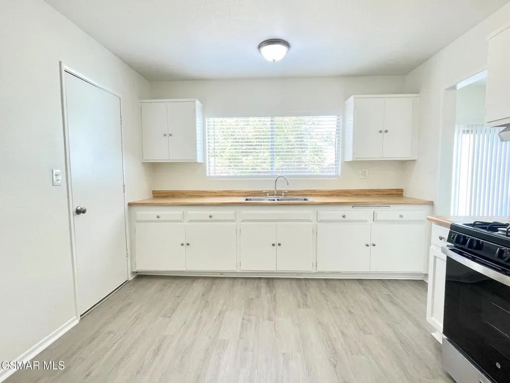 4327 Lou Drive, Simi Valley, California 93063 home-pic-11