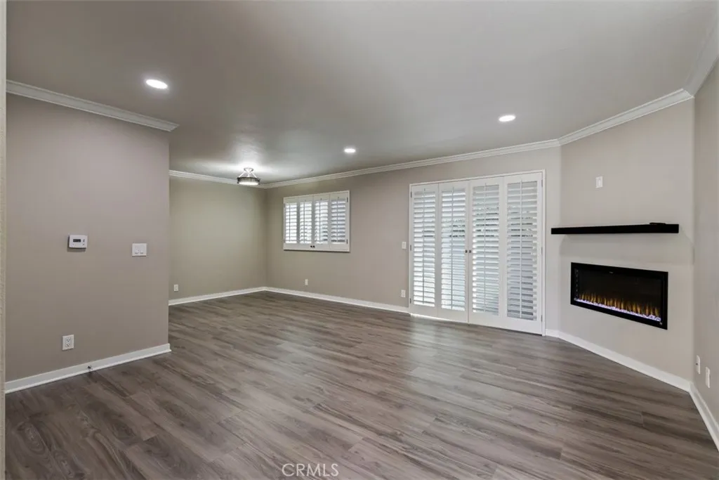 4744 Ben Avenue 11, Valley Village, California 91607 home-pic-2