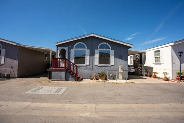 20 Russell Road, Salinas, California 93906