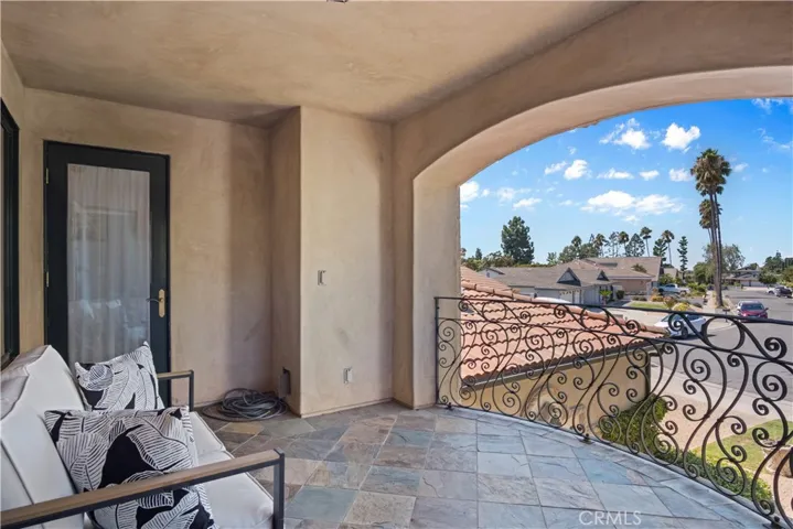 Balcony with view of front