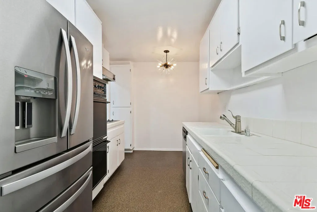 927 N Kings Road 107, West Hollywood, California 90069 home-pic-10