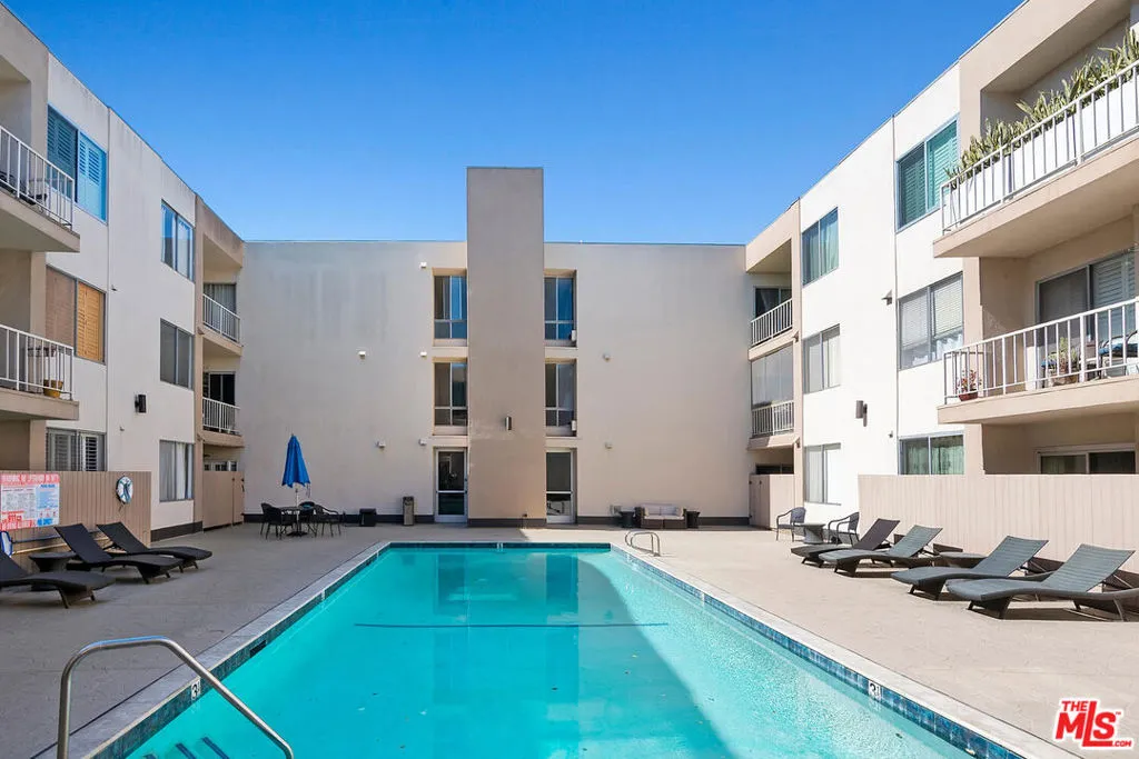 927 N Kings Road 107, West Hollywood, California 90069 home-pic-33