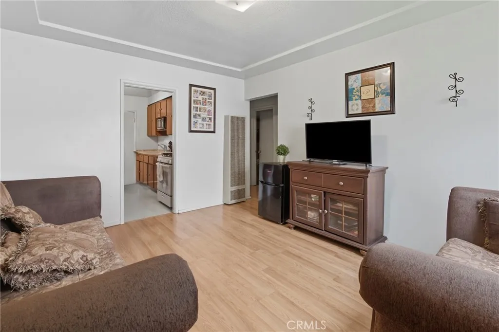 705 Mcdonald Avenue, Wilmington, California 90744 — photo 5
