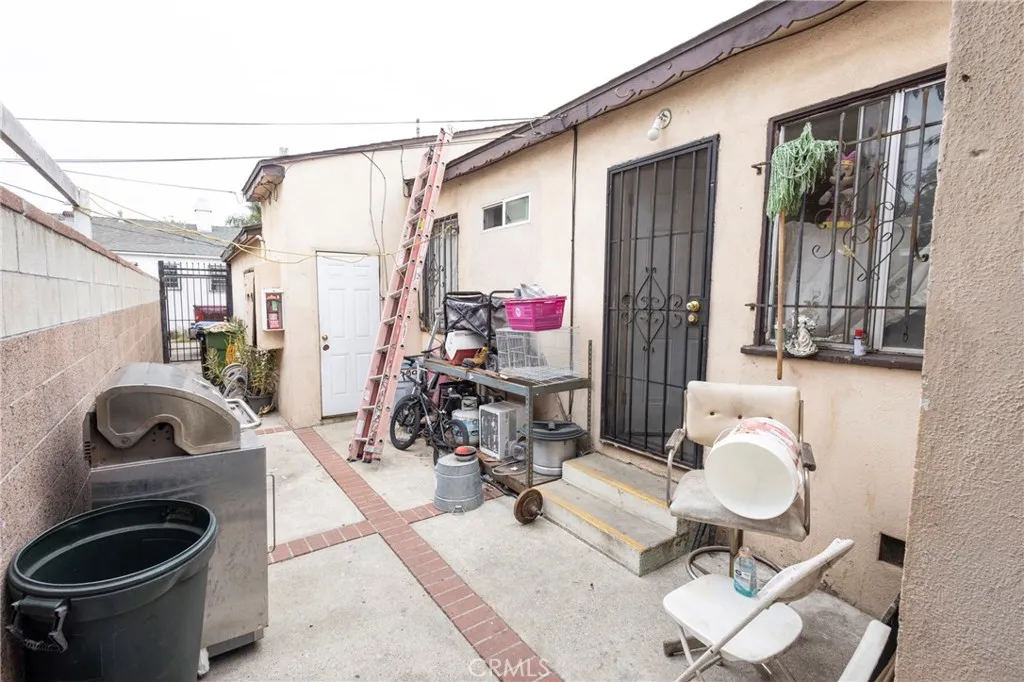 705 Mcdonald Avenue, Wilmington, California 90744 home-pic-24