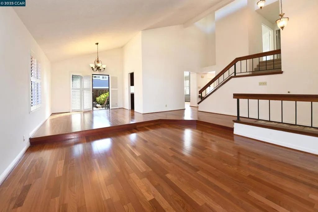 319 Oak Glen Ct, Martinez, California 94553 home-pic-9