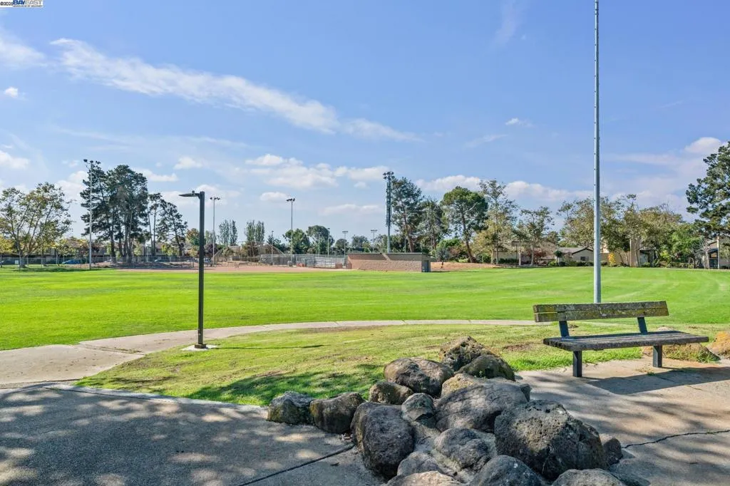 101 Carob Ln, Alameda, California 94502 home-pic-54