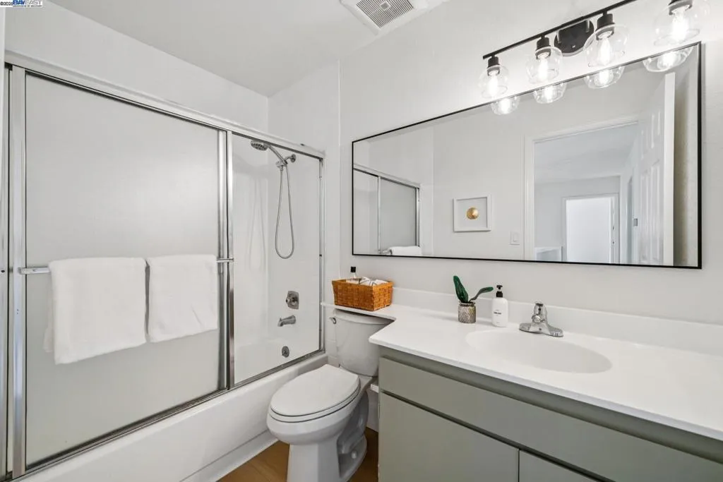 101 Carob Ln, Alameda, California 94502 home-pic-30
