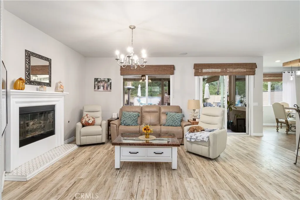 34221 Toyon Ct, Lake Elsinore, California 92532 home-pic-11