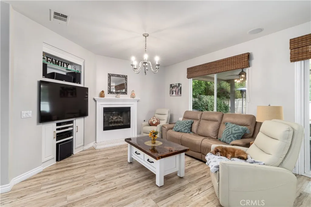 34221 Toyon Ct, Lake Elsinore, California 92532 home-pic-12