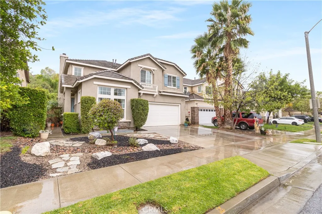 34221 Toyon Ct, Lake Elsinore, California 92532 home-pic-1