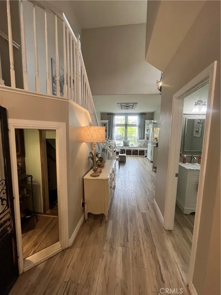 34221 Toyon Ct, Lake Elsinore, California 92532 home-pic-9