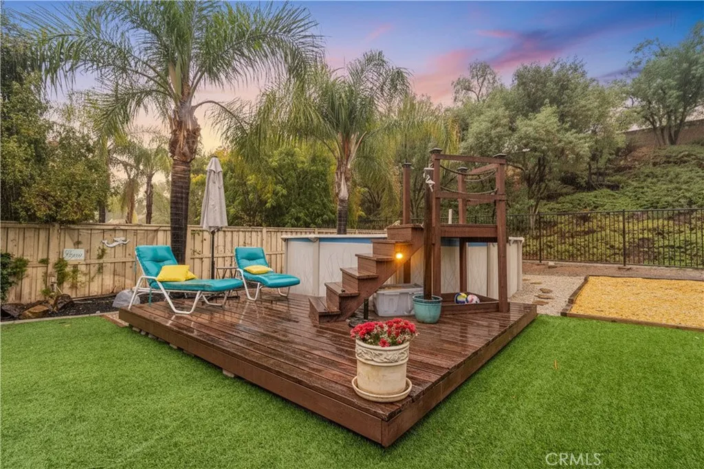34221 Toyon Ct, Lake Elsinore, California 92532 home-pic-28