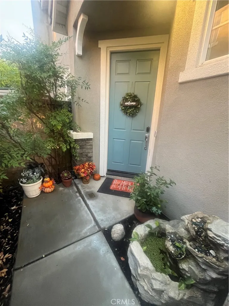 34221 Toyon Ct, Lake Elsinore, California 92532 home-pic-5