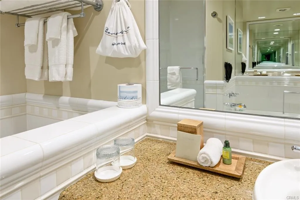 1300 The Strand 333, Hermosa Beach, California 90254 home-pic-20