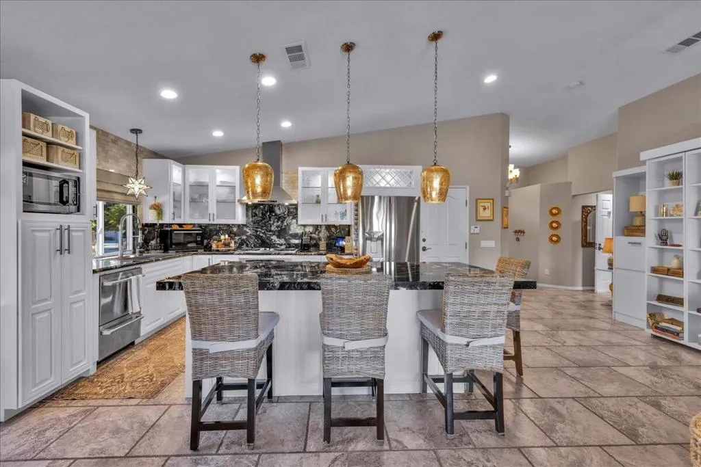 82570 Delano Drive, Indio, California 92201 home-pic-9