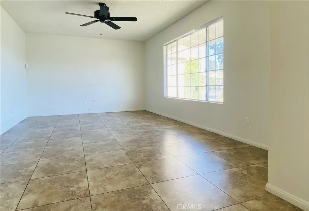 2864 Lynae Way, Hemet, California 92545 home-pic-3