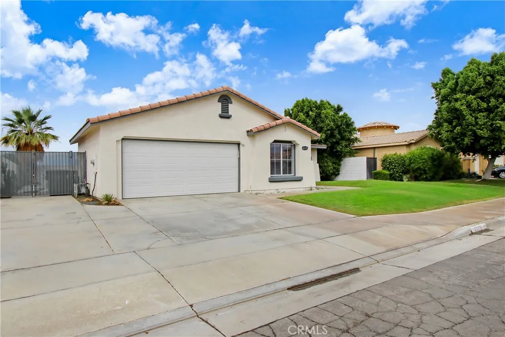43175 Avenida Estrella, Indio, California 92203 home-pic-2